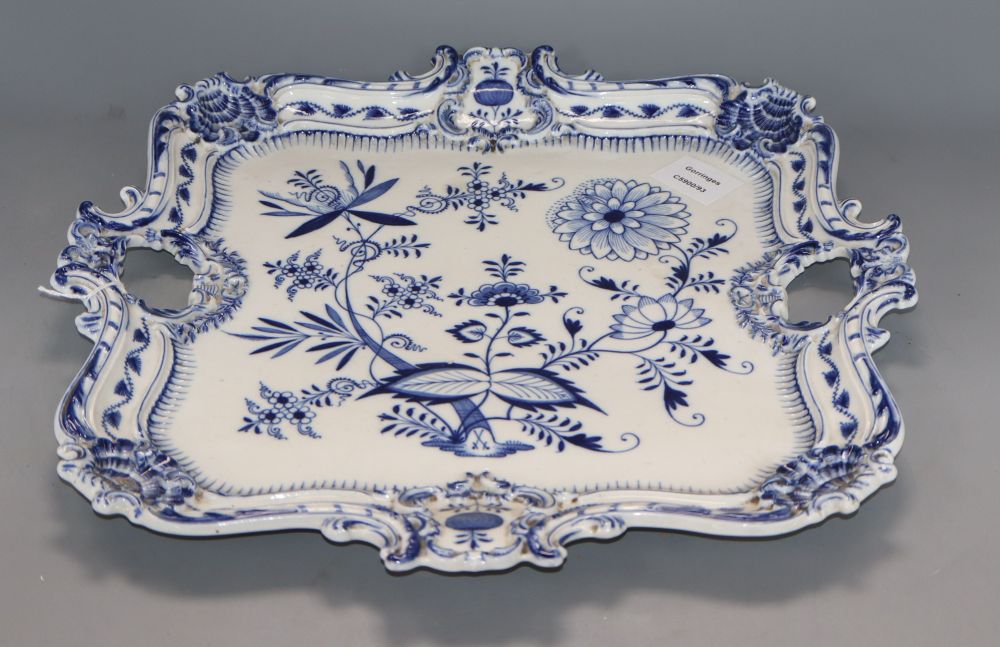 A large Meissen onion pattern square tray, late 19th/early 20th century, 40cm sq